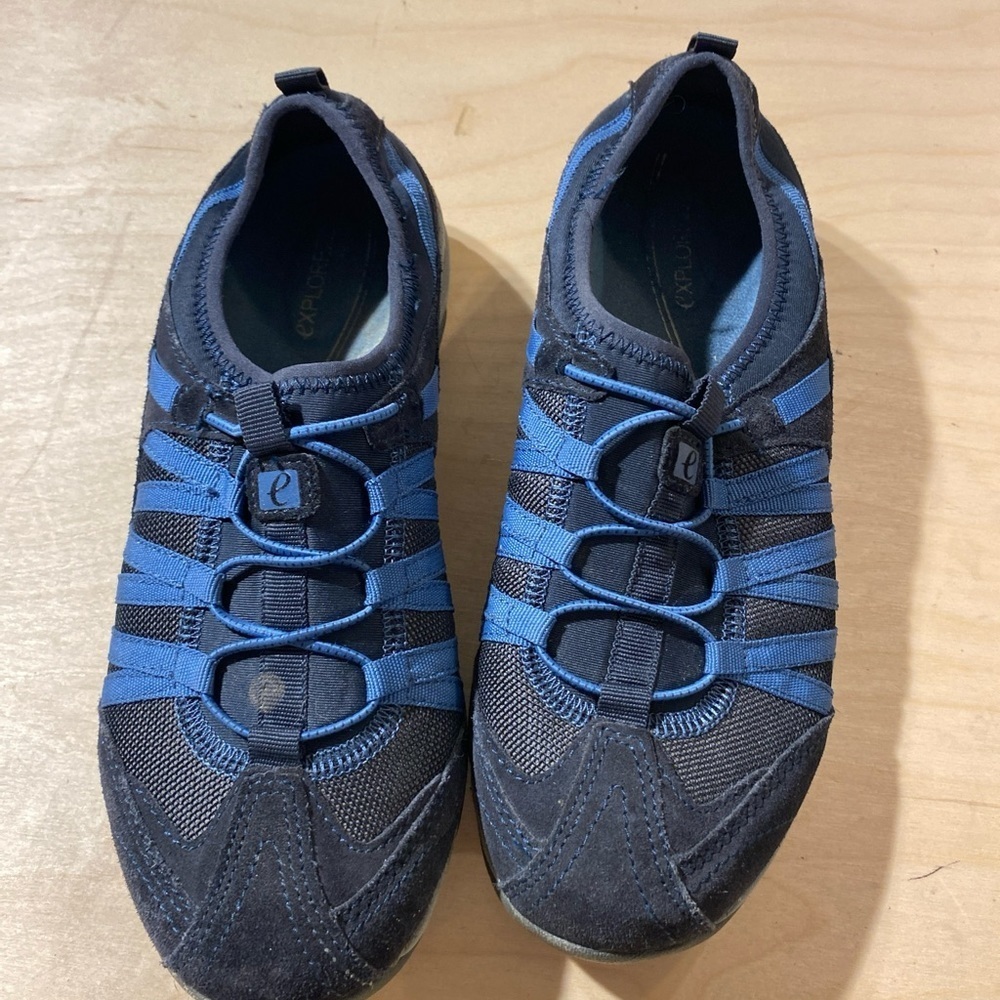 Explore Slip On Sneaker size 9 (Box 2)